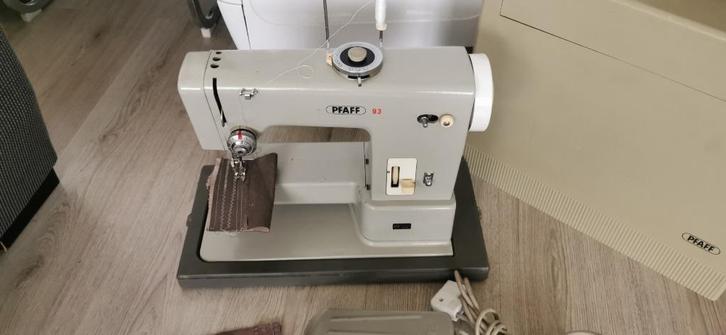 Naaimachine PFAFF 93 goede werkende naaien verschillnde stof, Hobby en Vrije tijd, Naaimachines en Toebehoren, Zo goed als nieuw