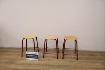 Set van 3 Vintage Krukjes met Rood Frame beschikbaar voor biedingen