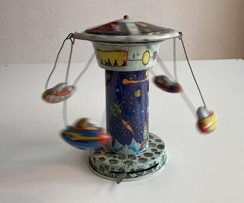 Vintage blikken speelgoed | zweefmolen, Antiek en Kunst, Antiek | Speelgoed, Ophalen
