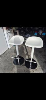 2 barkrukken, 2 krukken, Ophalen, Zo goed als nieuw, 60 tot 90 cm