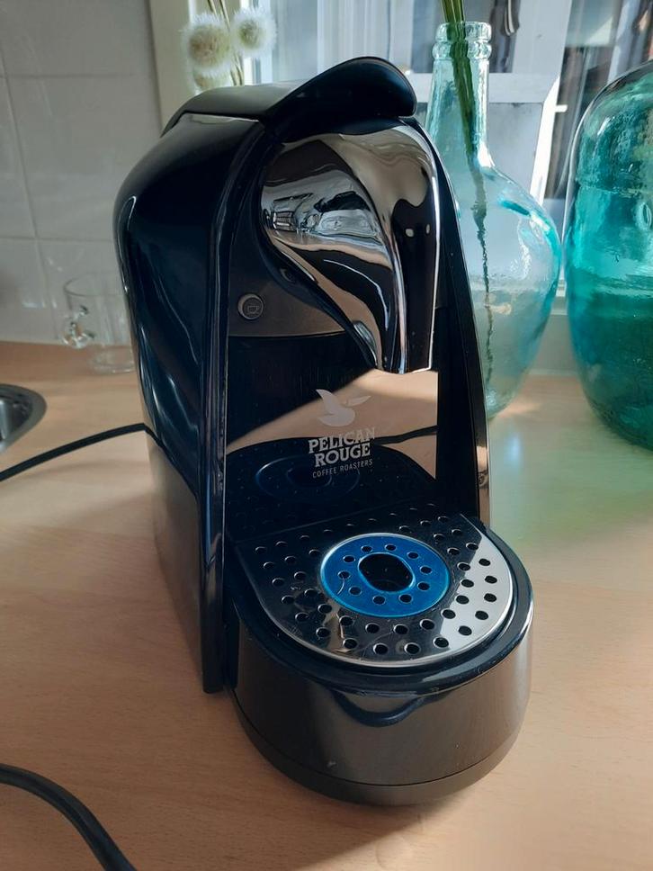 33090  Pelican Rouge koffiezetapparaat Bari, Witgoed en Apparatuur, Koffiezetapparaten, Zo goed als nieuw, Koffiepads en cups