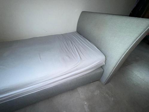 Grijze Boxspring 1.40 x 1,95, Huis en Inrichting, Slaapkamer | Boxsprings, Gebruikt, 90 cm, 200 cm, Twijfelaar, Grijs, Ophalen of Verzenden