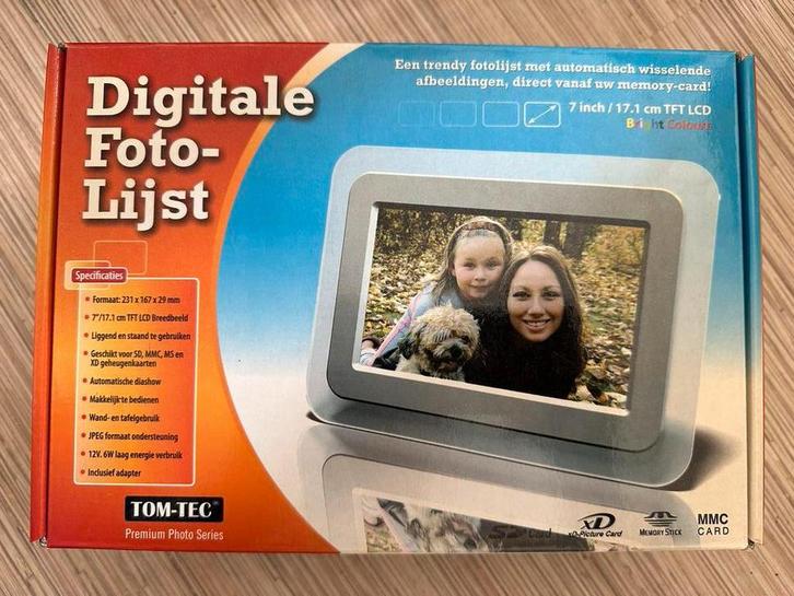 TOM-TEC Digitale Fotolijst - Nieuw in doos, Audio, Tv en Foto, Fotografie | Digitale fotolijsten, Nieuw, Kleiner dan 8 inch, Minder dan 1 GB