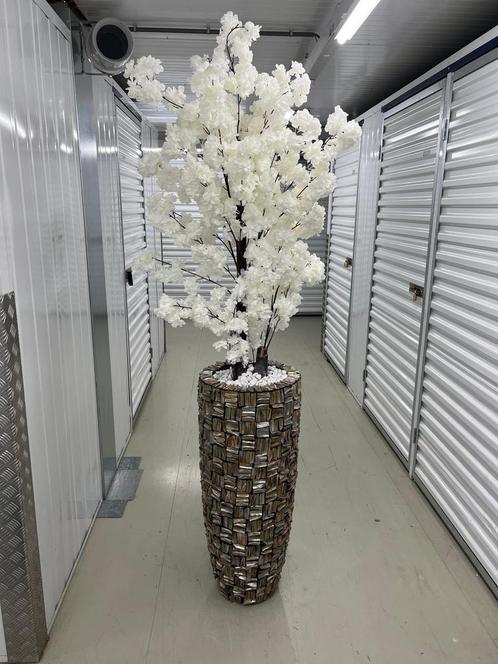 Schelpenvazen met bloesem boom, Antiek en Kunst, Antiek | Vazen, Ophalen of Verzenden