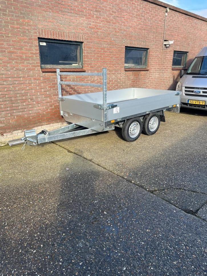 NIEUWE SYMA PLATEAUWAGENS 2.60X 1.56.M ONGEREMD ,DUBBELAS., Auto diversen, Aanhangers en Bagagewagens, Nieuw, Ophalen