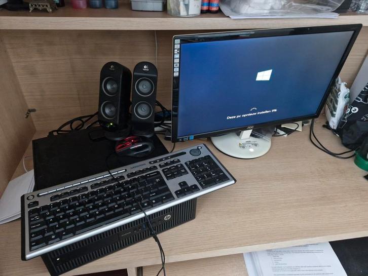 Gratis PC met scherm, toetsenbord, muis en speakers., Computers en Software, Overige Computers en Software, Gebruikt, Ophalen