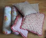 Twee leuke vierkante kussens. 40x40 en 50x50 cm. € 5 p. stuk, Huis en Inrichting, Woonaccessoires | Kussens, Ophalen of Verzenden