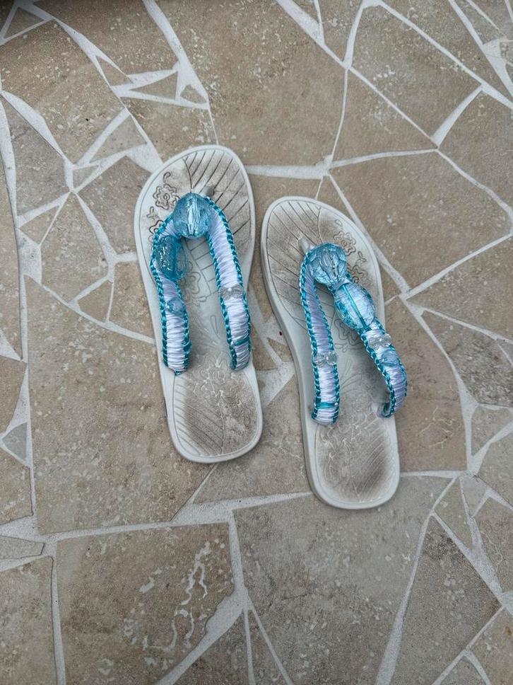 Luxe aparte Ibiza Slippers Maat 37, Kleding | Dames, Schoenen, Gedragen, Slippers, Wit, Ophalen of Verzenden