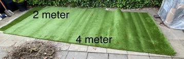 Reststuk kunstgras te koop 4x2 meter (50mm poolhoogte) beschikbaar voor biedingen