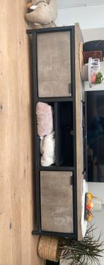 Tv meubel, Huis en Inrichting, Kasten | Vitrinekasten, 150 tot 200 cm, Ophalen of Verzenden, Zo goed als nieuw, Minder dan 100 cm