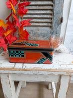 Oud blikje met "grafisch" motief, Ophalen of Verzenden