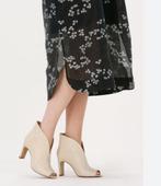 Nanna heels van het Amsterdamse Another Label mt 37 ZGAN, Ophalen, Beige, Zo goed als nieuw, Schoenen met hoge hakken
