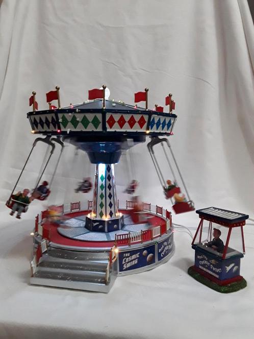 Lemax 94956 cosmic swing jaar 2009., Diversen, Kerst, Zo goed als nieuw, Ophalen of Verzenden