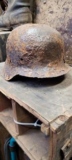 Duitse wo2 helm te koop met inslag, Verzamelen, Militaria | Tweede Wereldoorlog, Ophalen of Verzenden, Landmacht, Duitsland, Helm of Baret