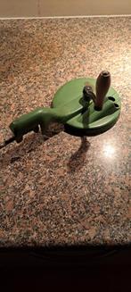 Gietijzeren groene snijboonmolen, merk PeDe, Ophalen of Verzenden