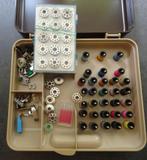 Retro Curver naaidoos met accessoires., Ophalen of Verzenden, Gebruikt, Overige typen