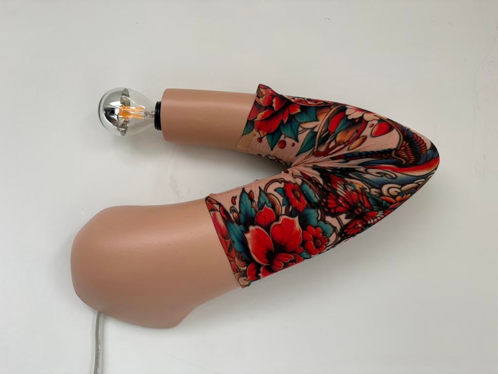 Gave unieke ‘tattoo’ lamp made by me Origin’Lily, Ophalen of Verzenden, Nieuw, Overige materialen, Tattoo uniek upcycle restyle stoer