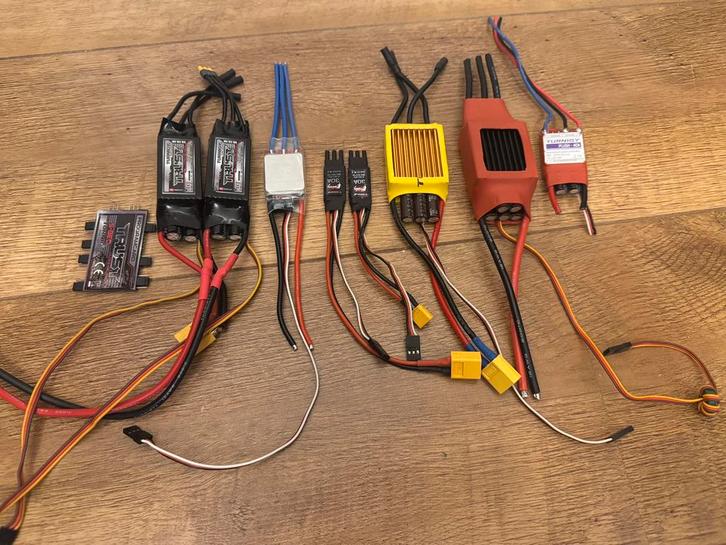 Verschillende ESC's van 30 T/M 200 Amp., Hobby en Vrije tijd, Modelbouw | Radiografisch | Overige, Gebruikt, Ophalen of Verzenden