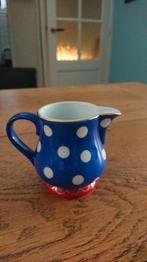 Blauw melkkannetje Oilily, Huis en Inrichting, Keuken | Servies, Overige typen, Ophalen of Verzenden, Zo goed als nieuw, Overige stijlen