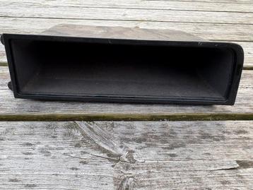 Opbergvakje dashboard Volvo 240 beschikbaar voor biedingen