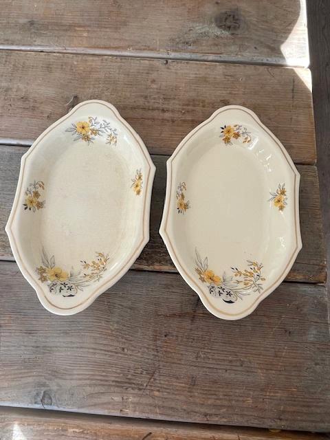 2 x vintage schalen. Mosa Maastricht plateel. Geel met goud., Antiek en Kunst, Antiek | Schalen, Ophalen