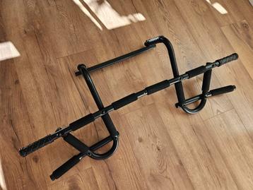 Pull up bar, deurtrainer optrek stang beschikbaar voor biedingen