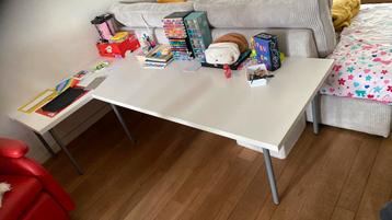 Grote speeltafel of bureau voor kinderen (2 delig) beschikbaar voor biedingen