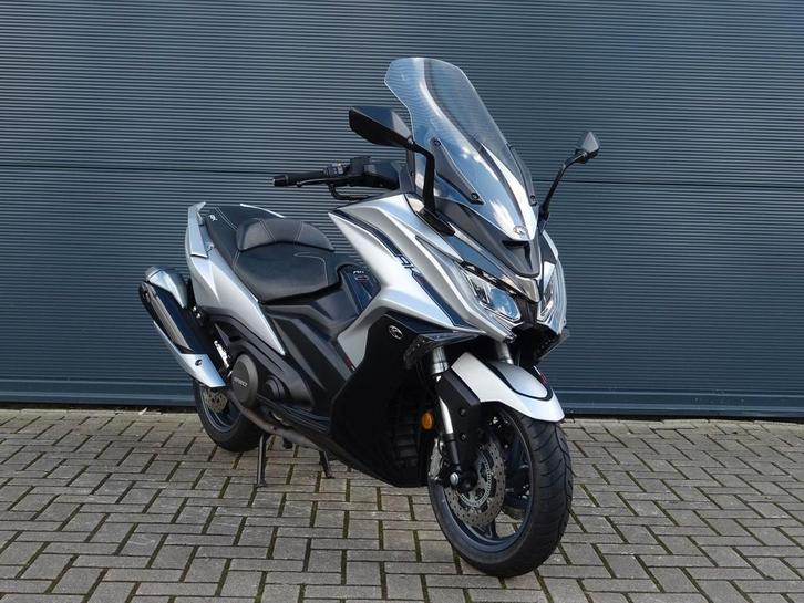 KYMCO AK 550 35KW 2018 AK550 A2 geschikt 2018 weinig km, Motoren, Motoren | Overige merken, Bedrijf, Scooter, 12 t/m 35 kW, 2 cilinders