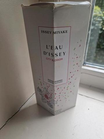 Issey Miyake L'Eau D'Issey  beschikbaar voor biedingen