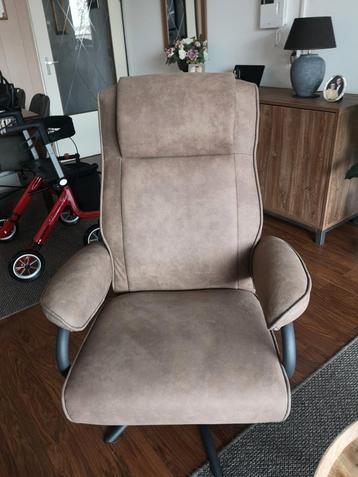 Draai fauteuil (kleur licht bruin) 