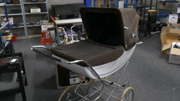 Vintage Kinderwagen – Klassieke Retro Pram beschikbaar voor biedingen