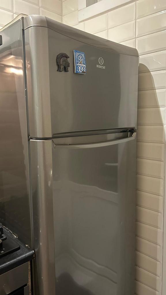 Indesit koelkast, Witgoed en Apparatuur, Koelkasten en IJskasten, Gebruikt, Met aparte vriezer, 200 liter of meer, 160 cm of meer