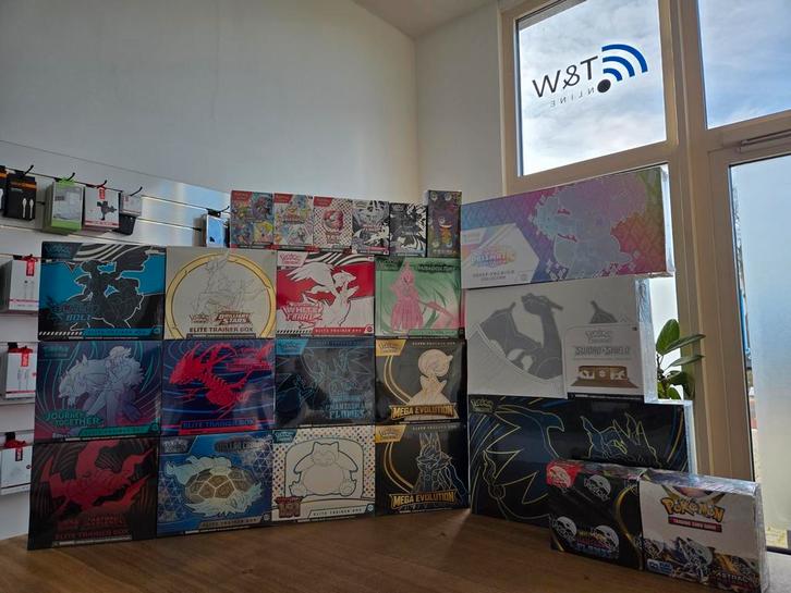 Groot aanbod Pokemon elite trainer boxen / booster bundles, Hobby en Vrije tijd, Verzamelkaartspellen | Pokémon, Nieuw, Ophalen of Verzenden