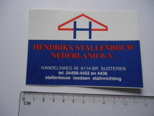 sticker oud SUSTEREN Hendrikx stallenbouw boer retro agri, Verzamelen, Stickers, Zo goed als nieuw, Bedrijf of Vereniging, Verzenden