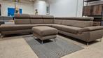 Bruin gemêleerde Montel design hoekbank + hocker 280x290 cm, Huis en Inrichting, 250 tot 300 cm, Hoekbank, Ophalen of Verzenden