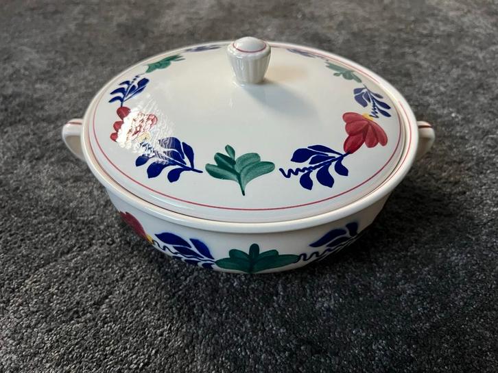 2 Boerenbont Dekschalen, Huis en Inrichting, Keuken | Servies, Gebruikt, Schaal of Schalen, Boerenbont, Aardewerk, Ophalen