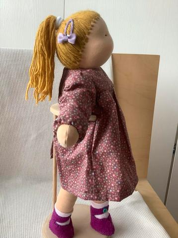 Zonnekindpop beschikbaar voor biedingen