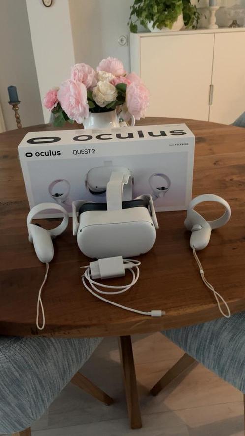 Meta Quest 2 VR Bril – 2 Controllers & Doos- Goedwerkend, Spelcomputers en Games, Virtual Reality, Gebruikt, Overige platformen