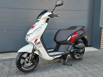 Nieuwstaat Peugeot kisbee 4T 50cc Brom 1452 km BJ 2020 beschikbaar voor biedingen