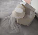 Ivoorkleurige bruids-hoed met sluier (85cm), Kleding | Dames, Trouwkleding en Trouwaccessoires, Ophalen of Verzenden, Gedragen