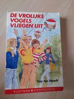 DE VROLIJKE VOGELS VLIEGEN UIT door Tiny ten Hoedt, Boeken, Kinderboeken | Jeugd | 10 tot 12 jaar, Ophalen of Verzenden, Gelezen