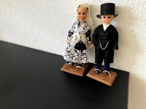 Fries bruidspaar poppen, Verzamelen, Poppen, Zo goed als nieuw, Pop, Levensecht of Reborn, Ophalen