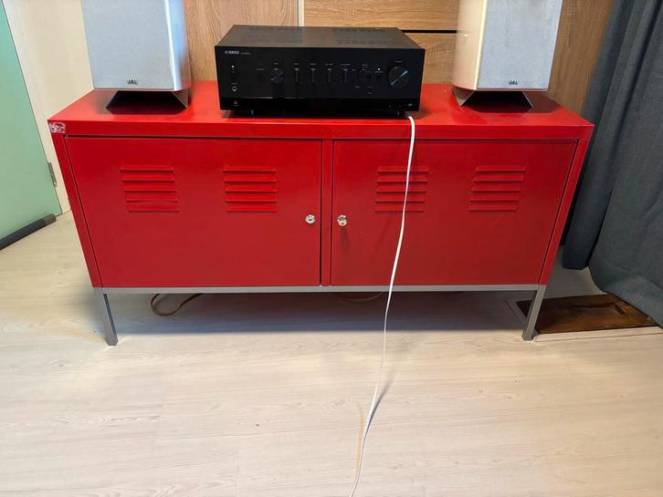 Rode Ikea Locker Meubel, Audio, Tv en Foto, Versterkers en Receivers, Gebruikt, Stereo, Minder dan 60 watt, Yamaha, Ophalen