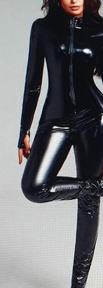 Zwarte lak jumpsuit gecombineerd met pu leren sokken, Kleding | Dames, Ophalen of Verzenden, Nieuw, Maat 46/48 (XL) of groter