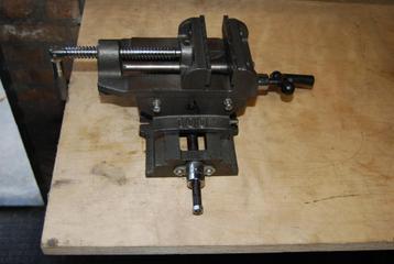 Machine klem voor b.v kolomboormachine 100 mm i.z.g.staat. beschikbaar voor biedingen