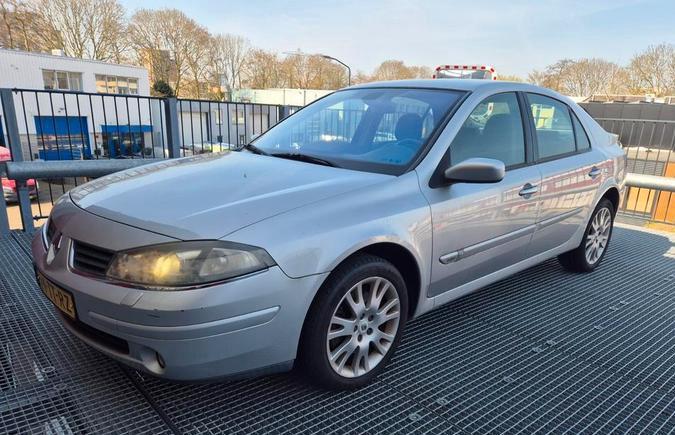 Renault Laguna 3.0 V6 24V 207pk AUT Dealer NAP APK ️, Auto's, Renault, Bedrijf, Laguna, ABS, Airbags, Airconditioning, Bluetooth