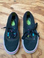Nieuwe Vans zwart met gekleurde details maat 36, Kinderen en Baby's, Kinderkleding | Schoenen en Sokken, Schoenen, Nieuw, Ophalen of Verzenden
