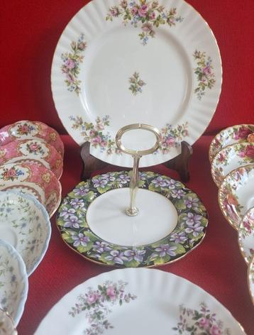 Royal Albert Etagere Gebakschaal Gebaksbord en11 schotels  beschikbaar voor biedingen