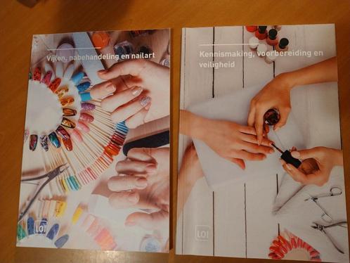 Nagelstyling met gel + Vijlen, nabehandeling en nailart + .., Boeken, Studieboeken en Cursussen, Zo goed als nieuw, Ophalen of Verzenden