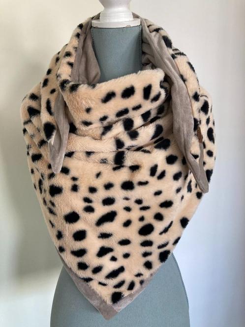 Teddy triangel sjaal/omslagdoek - I'm Dutch, Kleding | Dames, Mutsen, Sjaals en Handschoenen, Nieuw, Sjaal, Ophalen of Verzenden